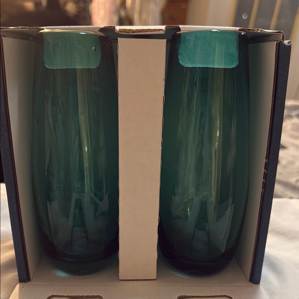 Elegant Teal Glass Champagne Flutes